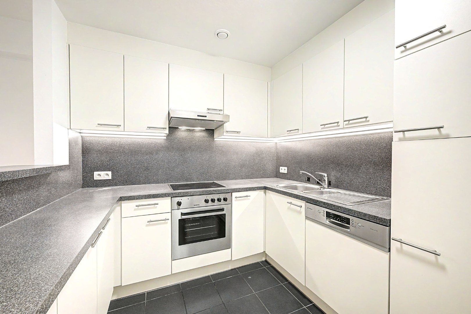 Ground-floor apartment with terrace near the Sablon - photo 4