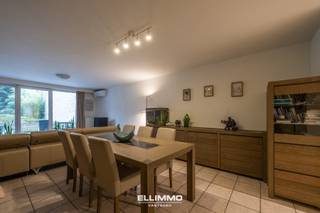 Super gezellig gelijkvloersappartement met 2 ruime slaapkamers en een enorm terras van maar liefst 20m2 en dit pal in het centrum van Bilzen!...
