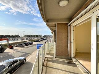 Zeer zonnig appartement aan de mooi vernieuwde jachthaven van Zeebrugge, voorzien van 2 slaapkamers en 2 mooie terrassen. Deze brede straat werd...