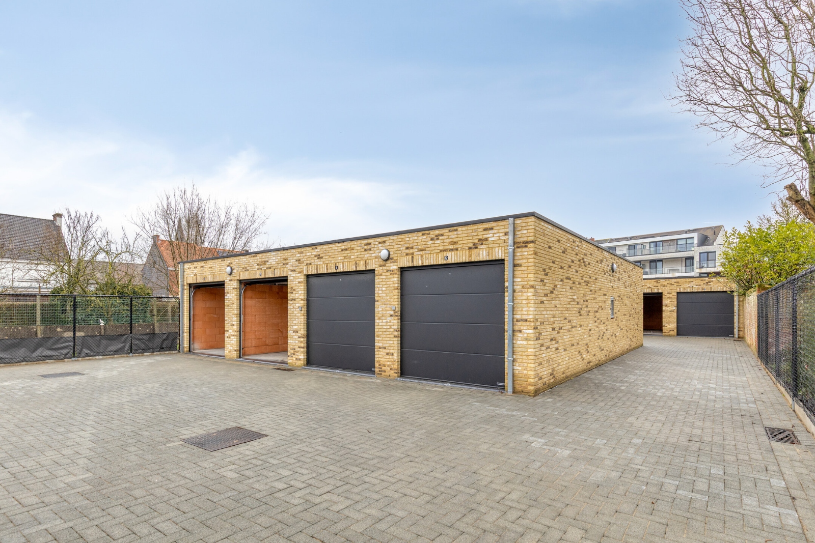 Individuele garages te koop in nieuwbouwproject 'Scarpato' - foto 1