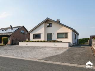 [[ DIT PAND NEEMT DEEL AAN DE ERA OPEN HUIZEN DAG OP 13/6 VAN 14:30 TOT 15:30 ]]Prachtig gerenoveerde gezinswoning in een groene omgeving met vrij...