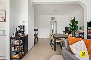 Prachtig ruim 3-slaapkamer appartement in Berchem Dit instapklare 3-slaapkamer appartement bevindt zich op de eerste verdieping (dakappartement) van...