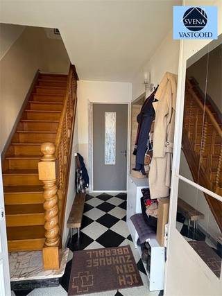 BELLE MAISON AVEC GARAGE ET JARDINPrix indicatif 399 000 eurosLa propriété est située à proximité du centre de Geraardsbergen, des commerces,...