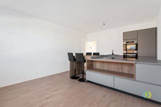 On the last and third floor of a  centrally located building in Vilvoorde, you will find this apartment, completely renovated in 2025, with the...