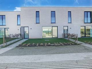 Deze nieuwbouwwoning te huur is een BEN-woning en is voorzien van een tuin met terras. Deze woning biedt een perfecte combinatie van modern design...