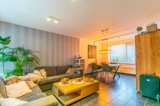 Een instapklare, goed onderhouden woning met oa. 3 mooie slaapkamers,terras, tuin en een garage, ideaal gelegen in een verkeersarme wijk.Op het...