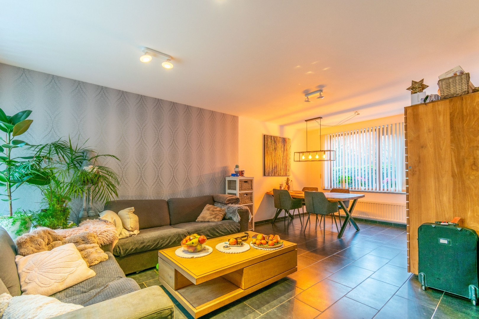 INSTAPKLARE WONING MET 3 SLAAPKAMERS, TUIN &amp; GARAGE ! - foto 3