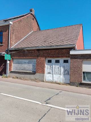 Te renoveren panden in het centrum van de gemeente Testelt met het station op wandelafstand.Deze woningen kan u renoveren naar eigen smaak en budget...