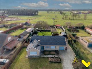 Comfortabel wonen met gevoel van ruimte in een landelijke omgeving.Keurig onderhouden woning, rustig en landelijk gelegen, met een prachtig open...