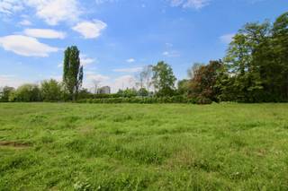 Bouwgronden (nog 4 gronden te koop) voor vrijstaande villa's met landelijk karakter.Kenmerken:- Bouwgronden voor open bebouwing.- Maximaal twee...