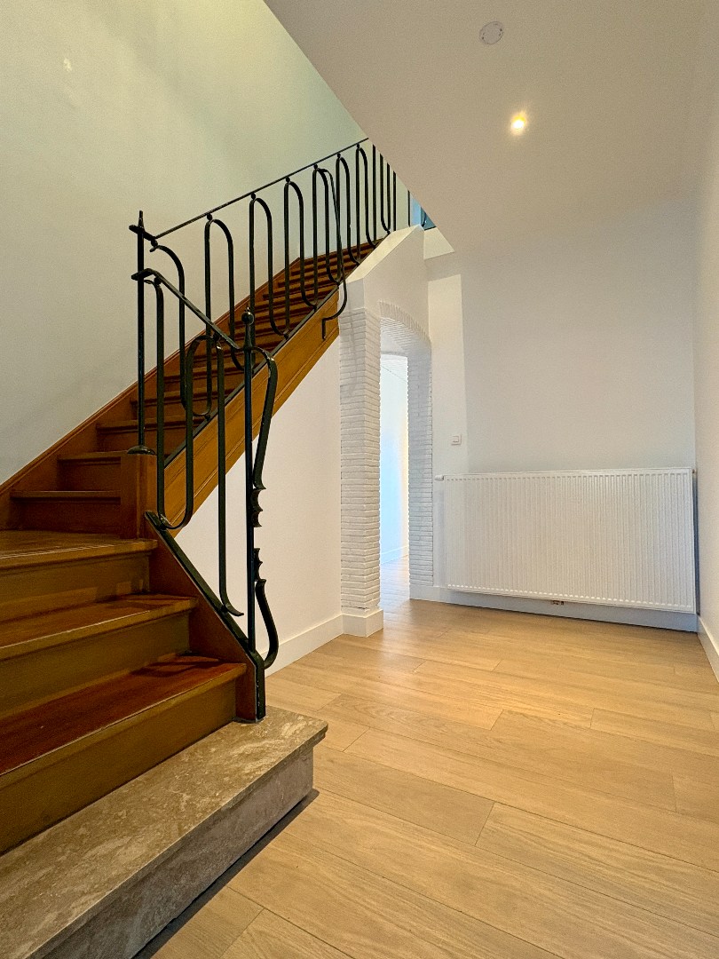 Compleet gerenoveerde woning met tuin en 4 slaapkamers in Tielt. - foto 5