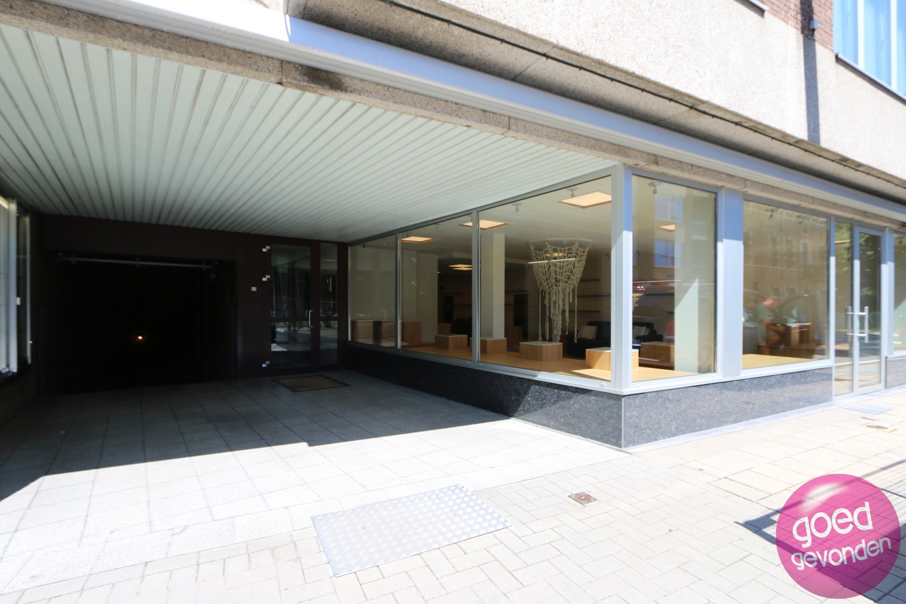 UITZONDERLIJK WINKELPAND + ATELIER + ONDERGRONDSE PARKINGS  - foto 3