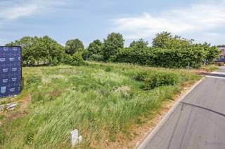 Projectgrond voor 2  halfopen bebouwingen met plannen te koop in Deurne (Diest) In de Schomstraat, nabij het centrum van Deurne (Diest), bevindt zich...