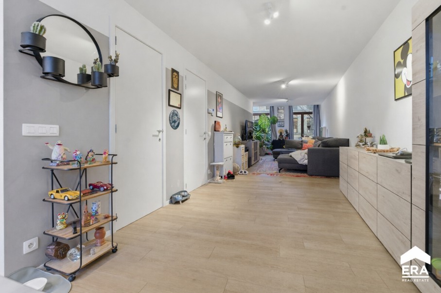 Handelspand met triplex appartement in hartje Ieper - foto 5