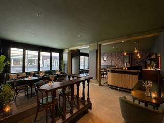 HANDELSGELIJKVLOERS van ca. 140 m² met bovengelegen RUIM APPARTEMENT, gelegen op een commerciële toplocatie op enkele stappen van de Zeedijk,...