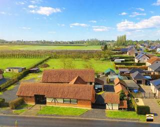 Prachtige, historische vakwerkhoeve volledig gerestaureerd op toplocatie in hetlandelijke Alken Gelegen aan de Hemelsveldstraat 72 in Alken bevindt...
