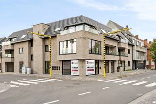 Are you looking for a commercial space in a charming and easily accessible area?This commercial space/office in Oosteeklo offers you all the...