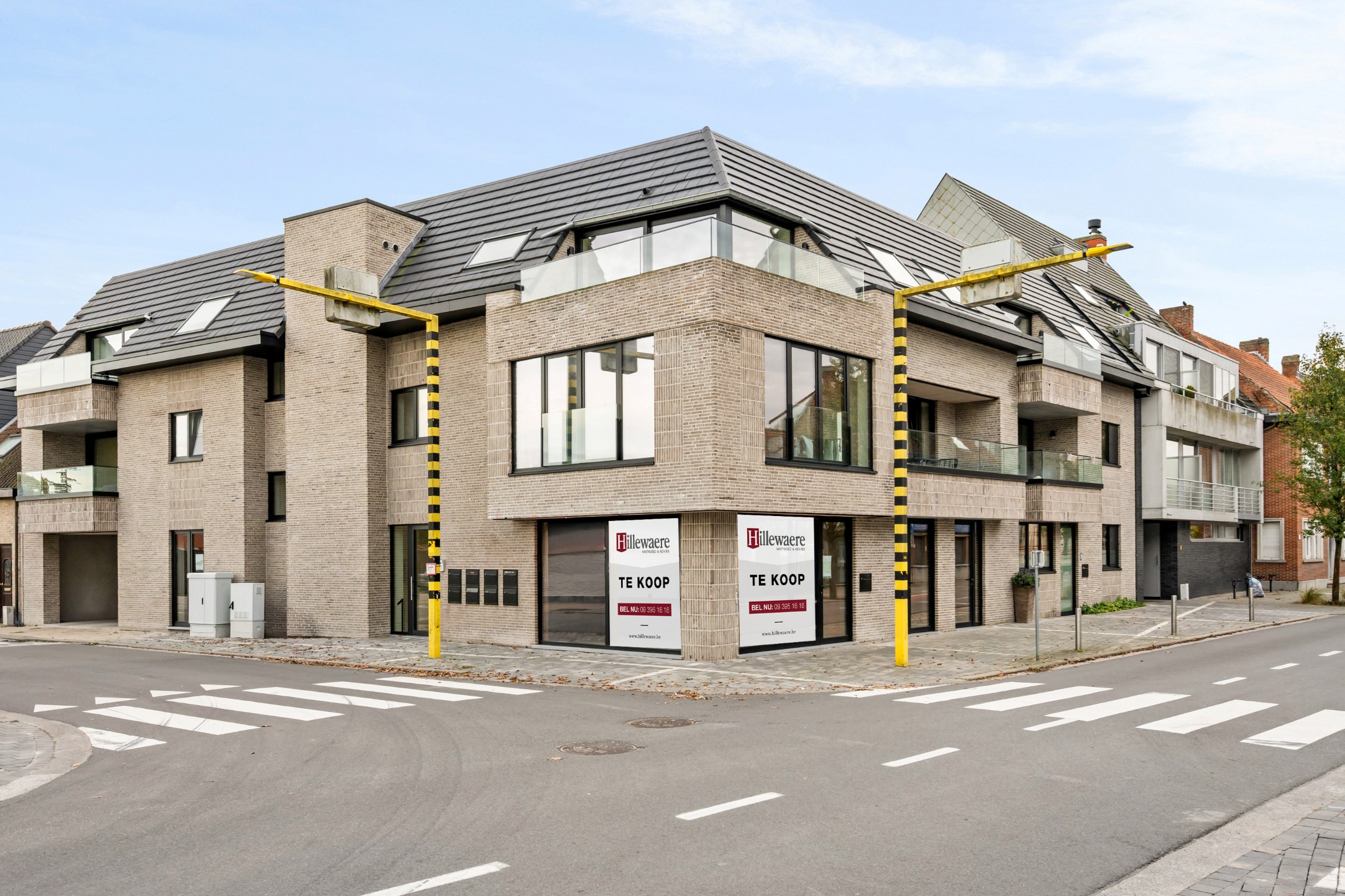 Commercial space in prime location in Oosteeklo - photo 1