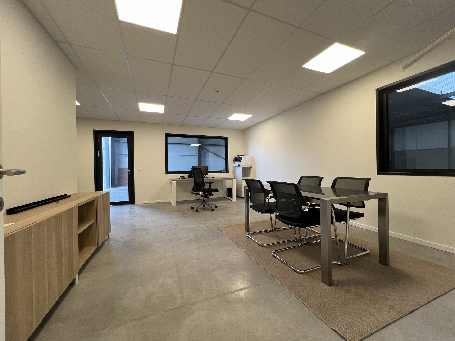 Commercial à louer à Nazareth - photo 2