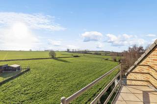 Voor meer info of een bezoek, bel 054 69 39 36 - Op een uitstekende ligging in Ninove bevindt zich dit instapklare en lichtrijke appartement,...