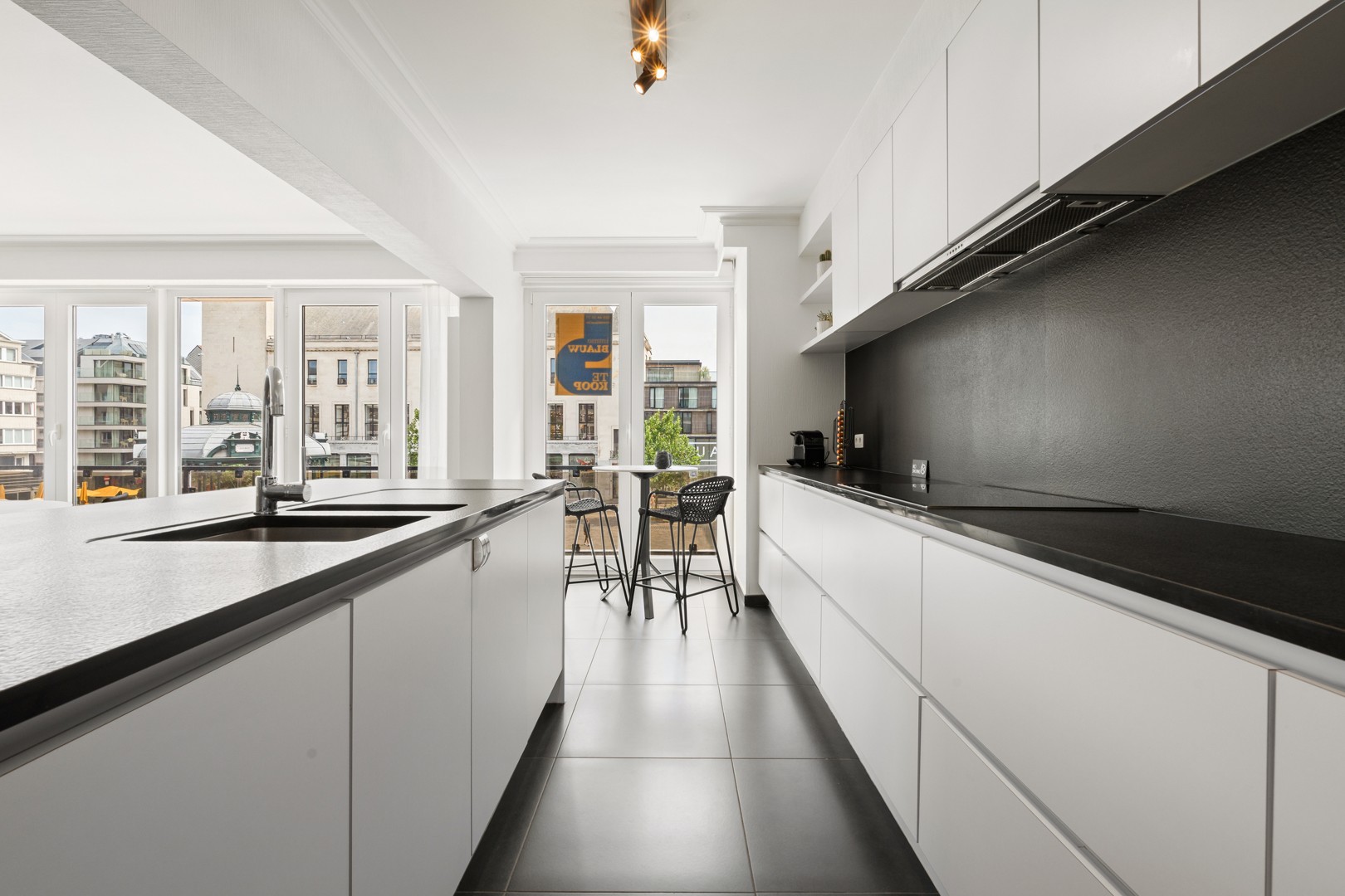 Stijlvol appartement met uniek uitzicht op het Wapenplein in Oostende - foto 5