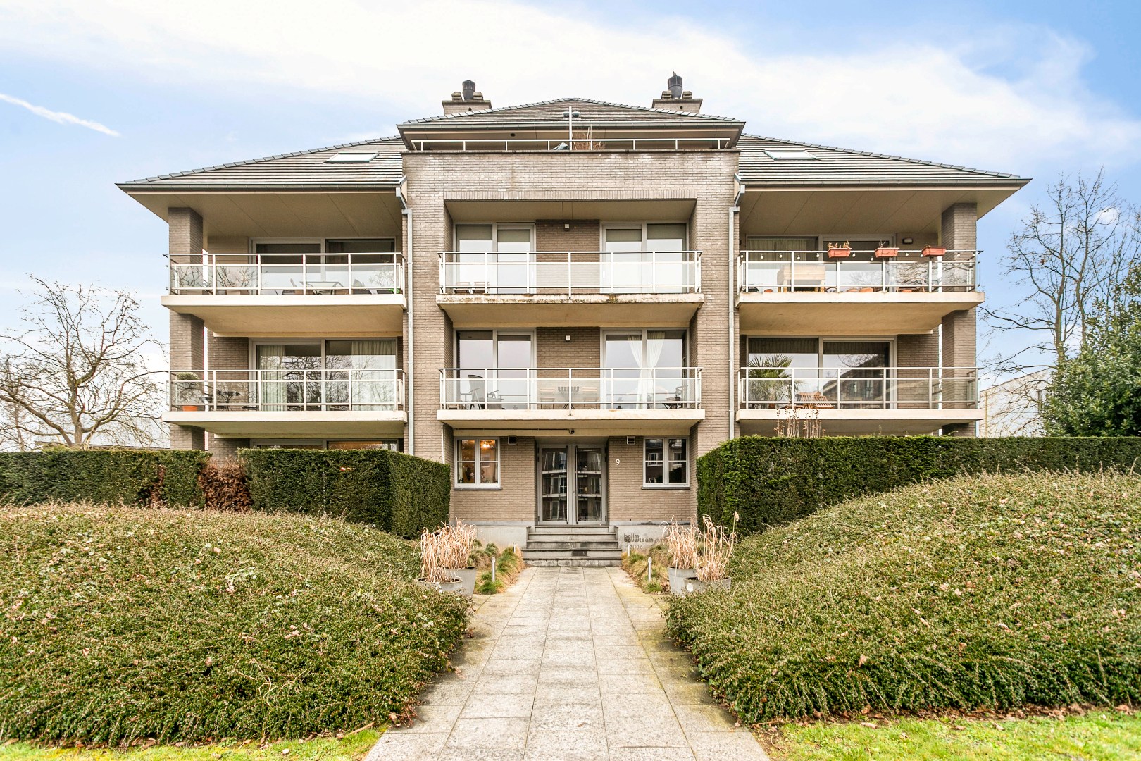 Prachtig gelijkvloers 3 slaapkamer appartement met tuin van 389m2 - foto 3