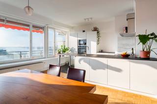 Fenomenale uitzichten over de skyline van de stad en de Scheldebocht met volledig zuidgeoriënteerd terras over de volledige breedte van...