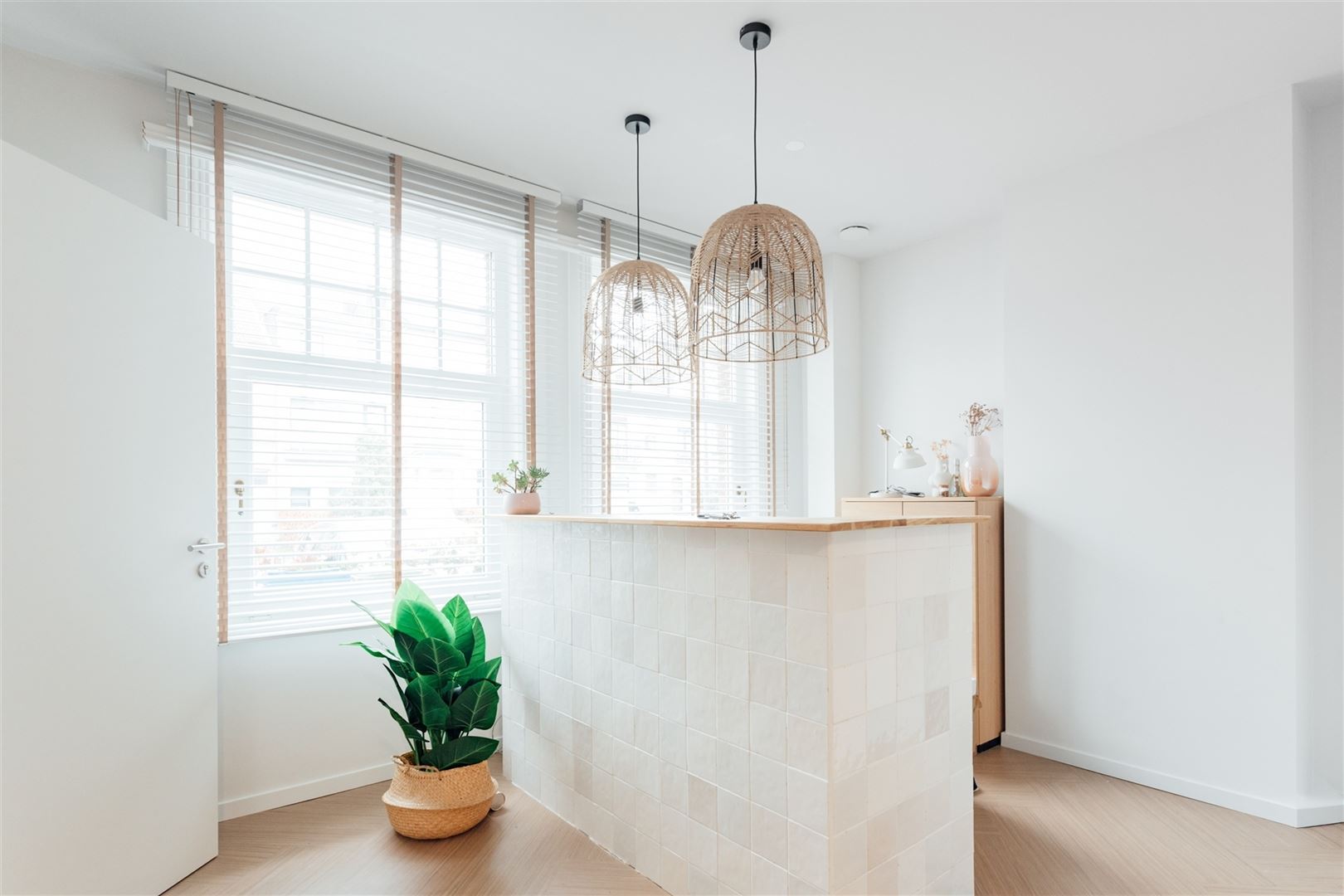 Opbrengsteigendom met praktijk en duplex appartement - foto 2