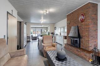 Instapklare laagbouwvilla (178 m²) met 4 slaapkamers, garage en tuin (335 m²) in Edegem. Dankzij de centrale ligging heb je hier alle voorzieningen...