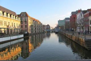 Instapklare assistentieflat met een bewoonbare oppervlakte van 75m², gelegen in de gerenommeerde residentie 'Hof Van Villers" te Mechelen.Residentie...