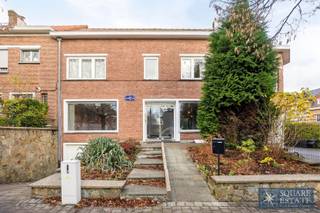 Commercial property for sale in Rommelaerenlaan in Jette - a spacious house (230m²) with 4 to 5 rooms, underground garage with basement, and...