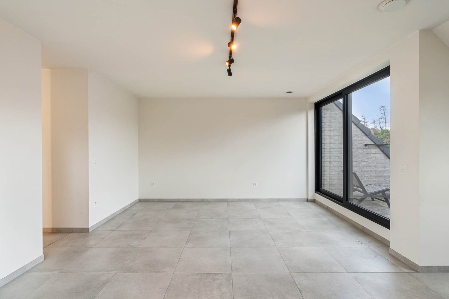 Moderne & ruime penthouse van 167 m² met 3 slaapkamers en 2 zuidwestgerichte terrassen. Loft met 2 staanplaatsen. - foto 4