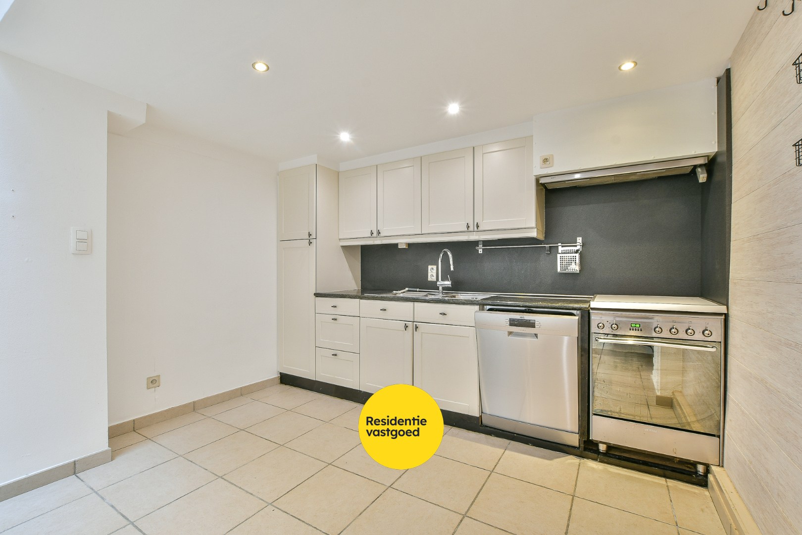 Charmante en verrassend ruime woning met terras in het centrum van Blankenberge! - foto 4