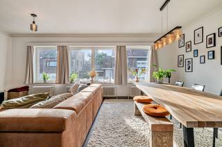 Deze woning is gelegen in een heel rustige straat in de St-Elisabethwijk op een steenworp van de oprit van de E17 en het bruisende centrum...