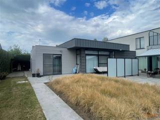 Nieuw bij Animo Vastgoed! Voor eigen bewoning of als investering ( verhuurd aan 930/maand)Te koop: Luxueus gelijkvloerse bungalow met gezellige...