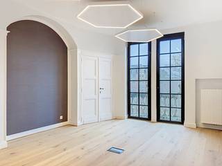 In het hart van Brussel, in de Vergotesquare straat, vindt u deze uitzonderlijke kantoorruimte, verdeeld over een volledige plateau op de...