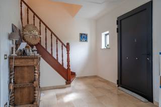 Gunstig gelegen ruime woning op mooi perceel van 922 m²EPC C label I 4 slpks I 2 badkamersGunstig gelegen op een rustige ligging op wandelafstand van...
