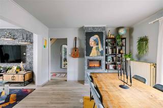 MOERBEKE - Bent u op zoek naar een woning met 3 slaapkamers in een rustige woonwijk?Dan is dit pand misschien wel iets voor u!De belangrijkste...