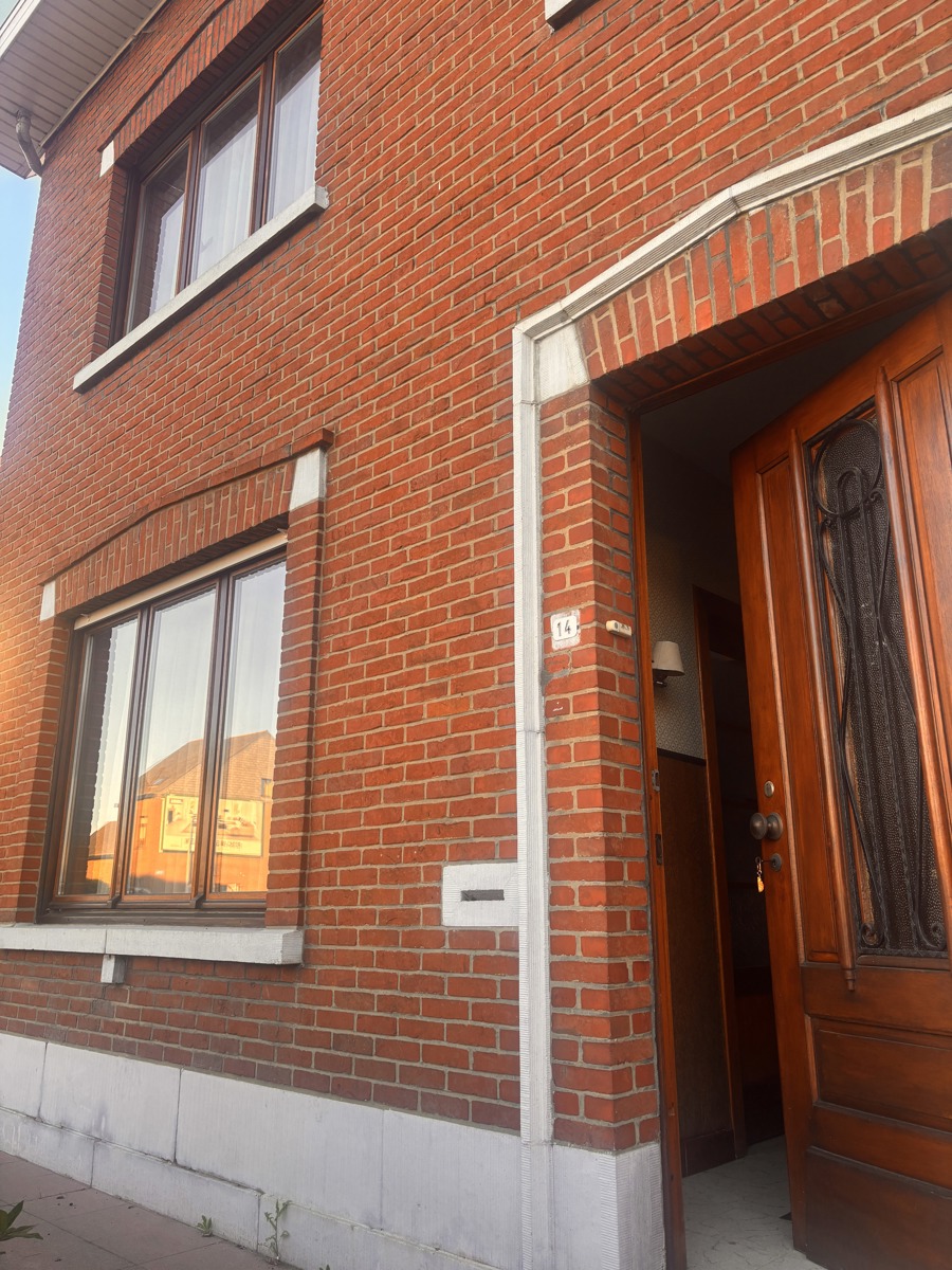 Charmant en lichtrijk huis met garage en tuin te koop! - foto 2
