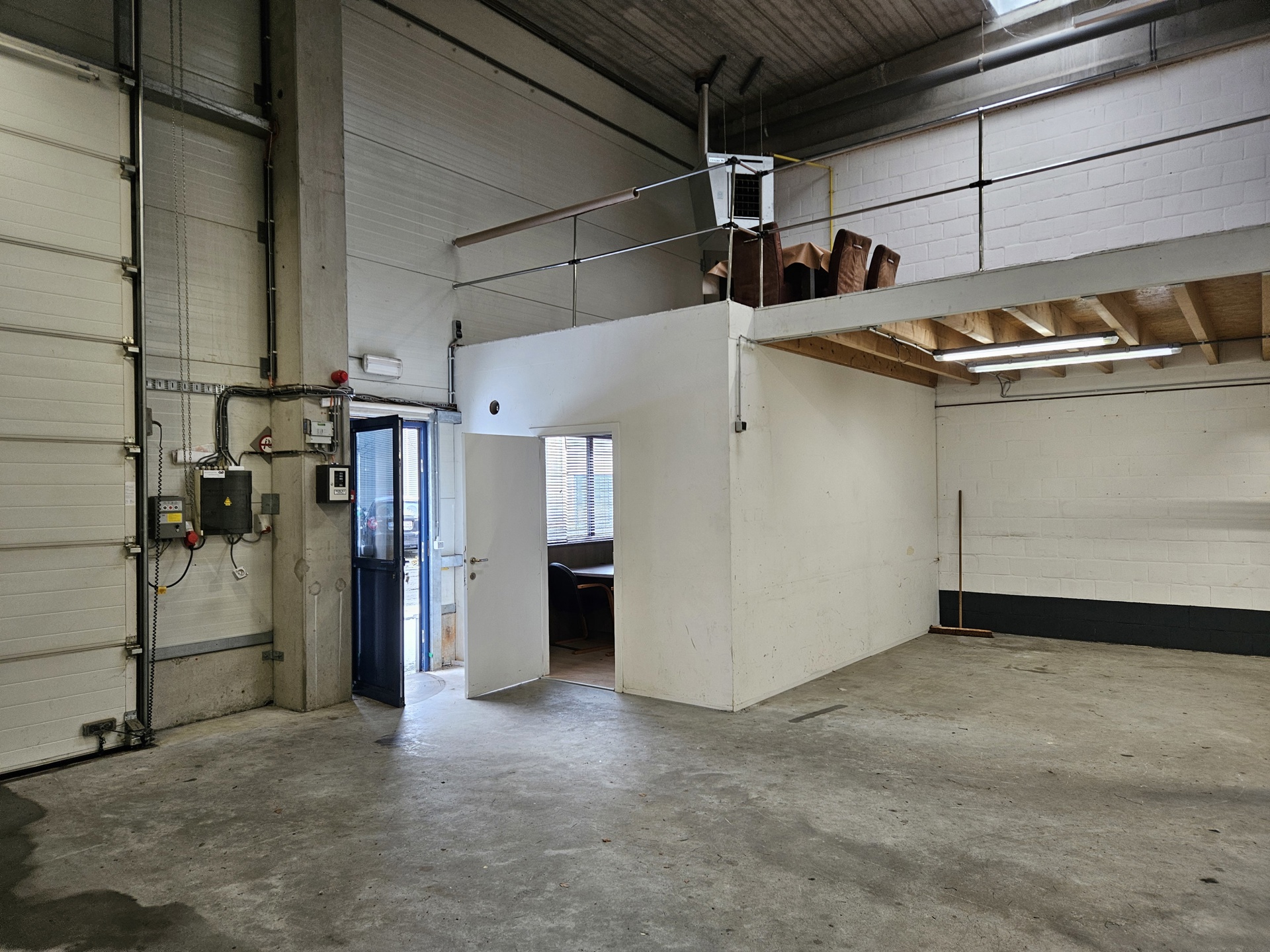 Ruime bedrijfsruimte van ca. 220m² te Turnhout - foto 4