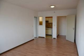 Op zoek naar een eigen stekje aan Zee, dan is dit volledig instapklaar, verzorgd en onderhoudsvriendelijk pand zeker iets voor u. Via de...