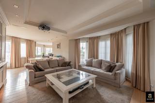 🏖 Appartement à louer idéalement situé au ZouteAppartement à louer situé à seulement quelques pas de l’Albertplein et de la mer, bénéficiant d’une...