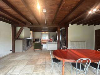 You can request a viewing through our website: https://vicusvastgoed.be/nl/te-huur. Go to the property in question and click on “Request a Viewing.” Once you’ve filled out “My Rental Profile,” we’ll get back to you shortly.<br /><br />PLEASE DO NOT CALL<br />COHOUSING IS POSSIBLE<br /><br />Spacious home with 4 bedrooms and 2 bathrooms, ideal for a family or for cohousing<br /><br />This spacious single-family home is conveniently located on Nijverheidskaai in Sint-Amandsberg. Upon entering the home, you’ll find yourself in a large entryway with space for bicycles. There is a separate guest restroom here. The entryway leads to the living area, which features an open sitting area and a spacious dining area. Adjacent to this is the fully equipped kitchen, which opens directly onto a bright veranda overlooking the enclosed garden. The garden is maintained by the owner.<br /><br />The home features four spacious, full-sized bedrooms, each equipped with built-in closets, a private sink, and air conditioning. There is a spacious bathroom with a double vanity, toilet, and bathtub, as well as a separate shower room, offering extra comfort for larger families or people living together.<br /><br />Finally, there is a very spacious basement that is ideal as storage space, a hobby room, or a laundry room. This home is perfect for families or friends who want to live in a spacious and comfortable home in a quiet neighborhood.<br /><br />The rent INCLUDES utilities for water, electricity, and heating.
