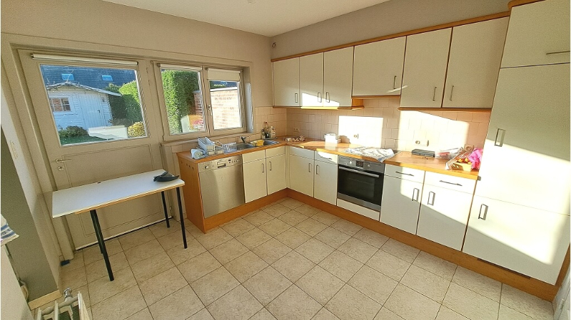 Ruime 3-slaapkamerwoning met Garage en Tuin te huur in Dudzele - photo 4