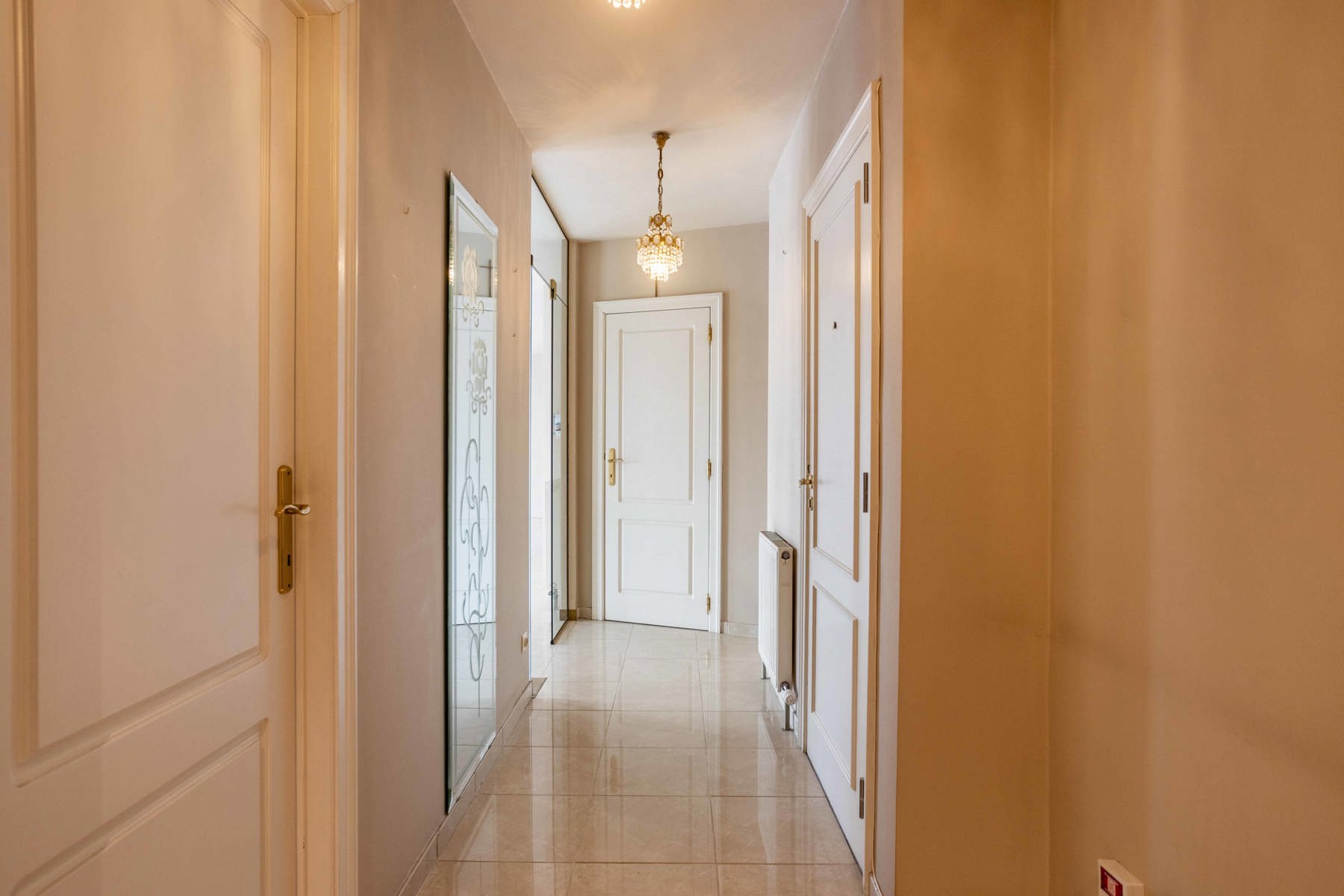 Zeer ruim appartement (124 m²) in centrum Aalst - foto 2