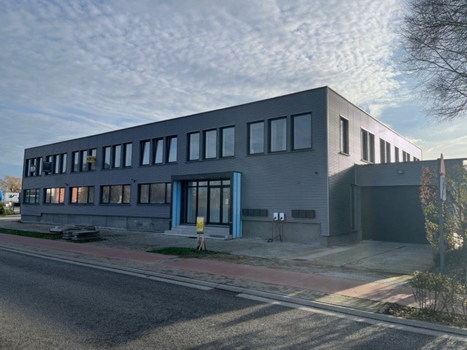 Vlot bereikbare magazijn of productieunit - foto 5