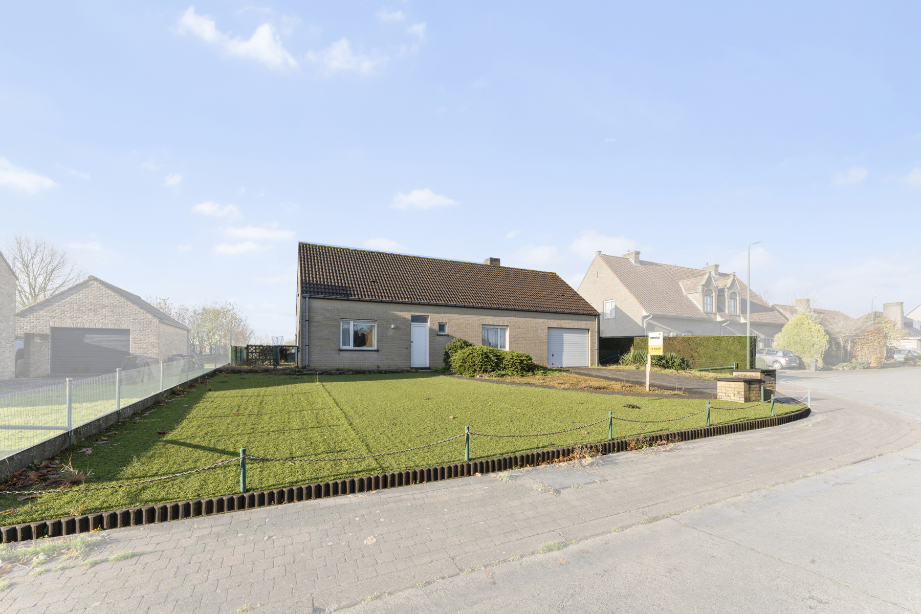 Te renoveren bungalow nabij centrum Torhout - foto 1