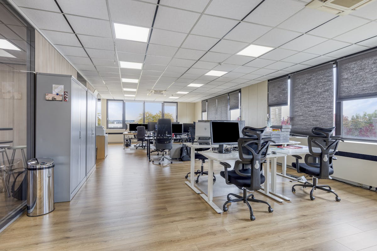 Verhuurd kantoor met 6 staanplaatsen te koop in Zaventem - foto 3