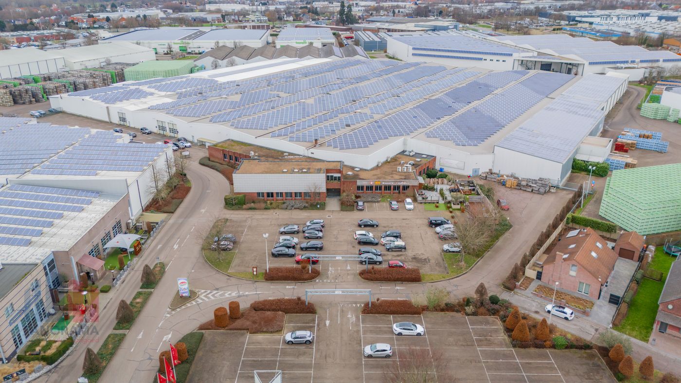 Uniek logistiek bedrijfscomplex van 30.888 m² hal op 47.797 m² terrein met +/- 5.500 m² verharde buitenopslag - foto 1