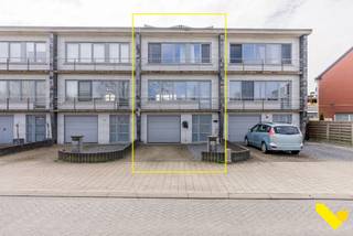 Instapklare bel-etage op topliggingOntdek deze knappe bel-etagewoning die ruimte, comfort en veelzijdigheid perfect combineert!Op het gelijkvloers...